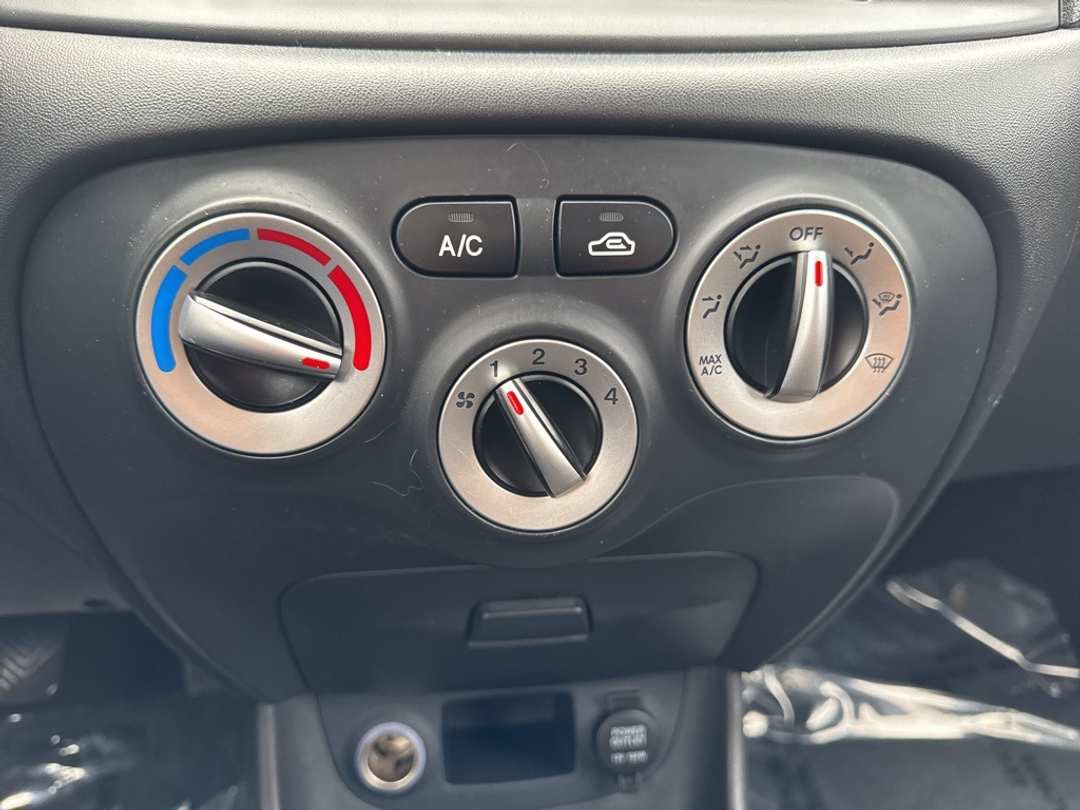 2008 Hyundai Accent GS - Image 20