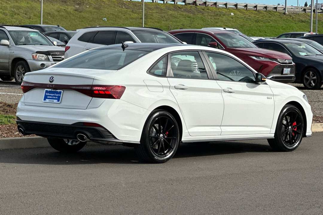 2026 Volkswagen Jetta Gli 2.0T Autobahn - Image 3