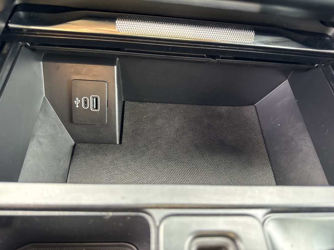 2025 Ford F-150 Lariat - Image 27