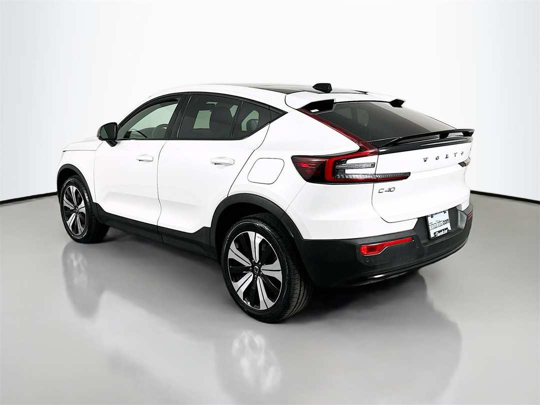 2023 Volvo C40 Recharge Pure Twin Plus - Image 5