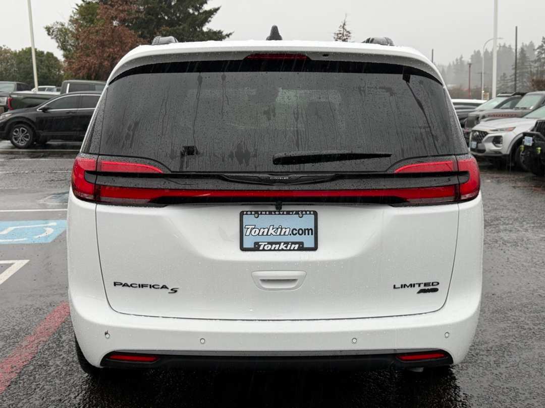 2026 Chrysler Pacifica Limited - Image 7