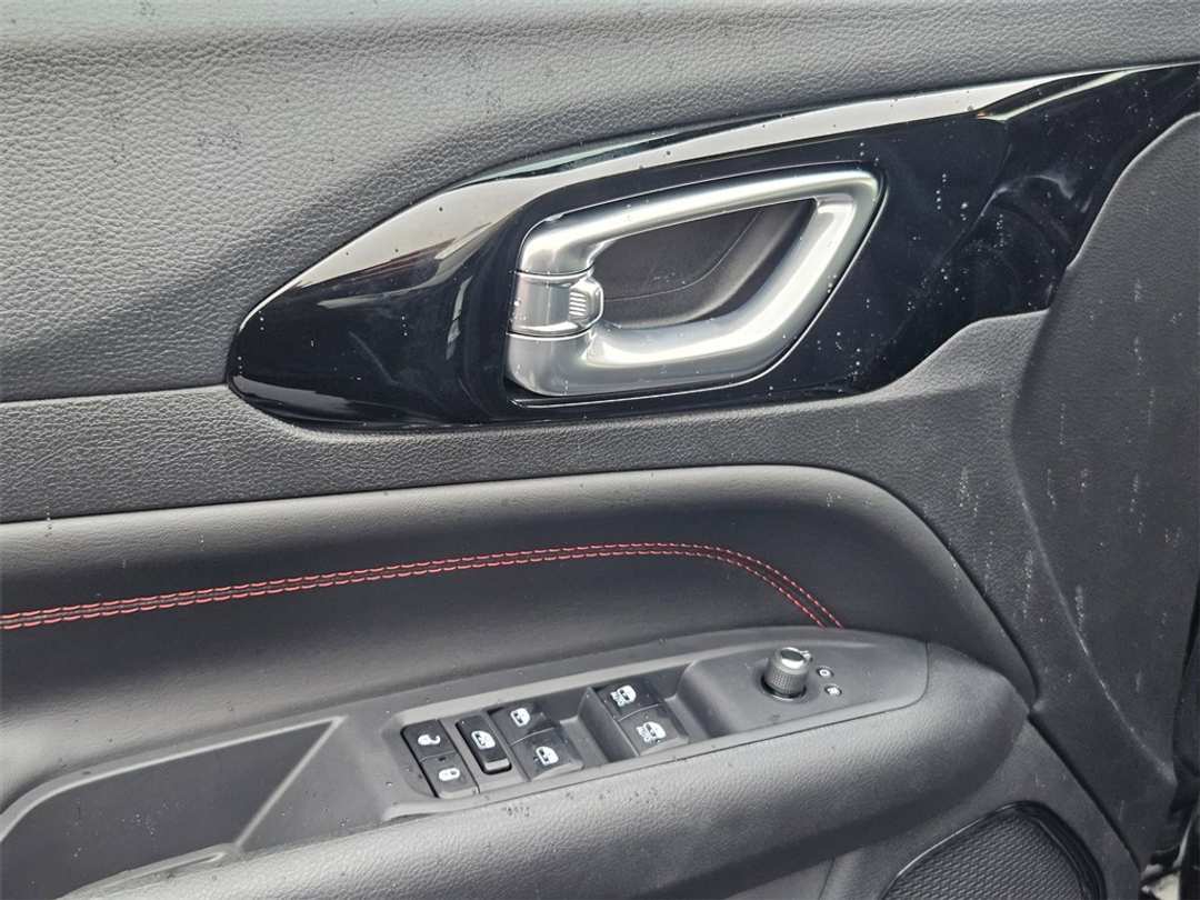 2026 Jeep Compass Trailhawk - Image 11