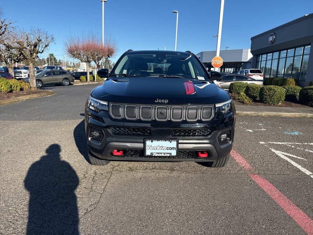 2022 Jeep Compass Trailhawk - Image 2