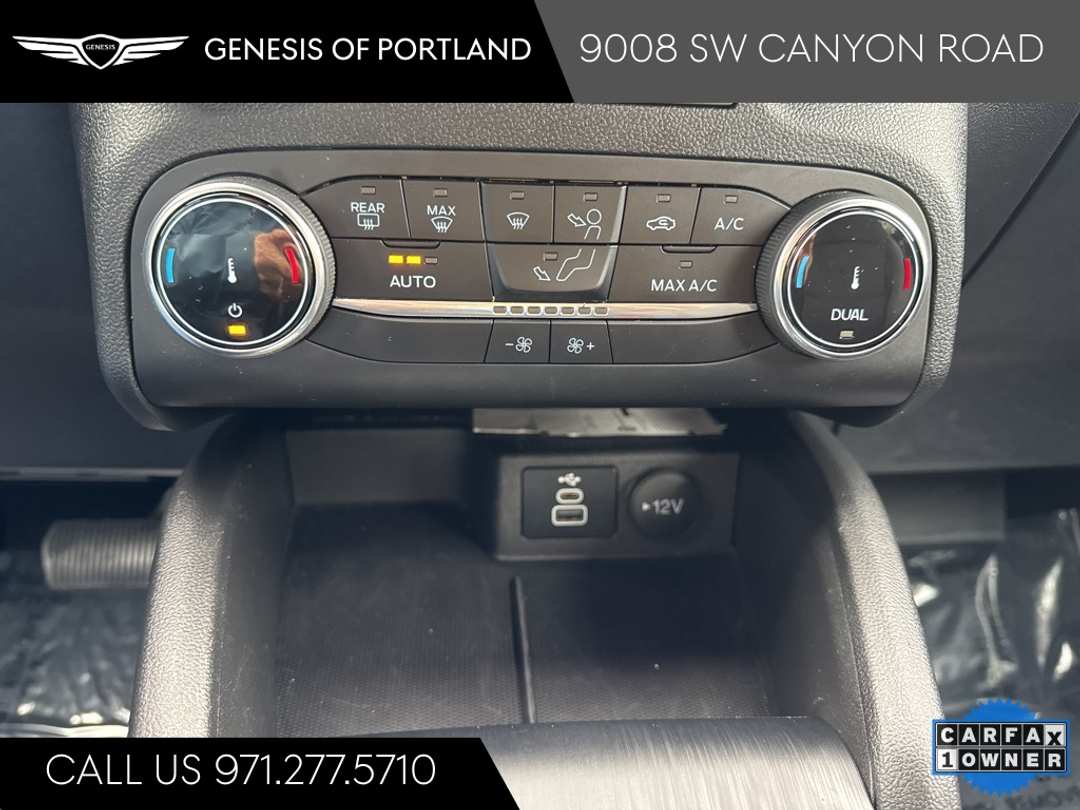 2025 Ford Escape STLine - Image 21