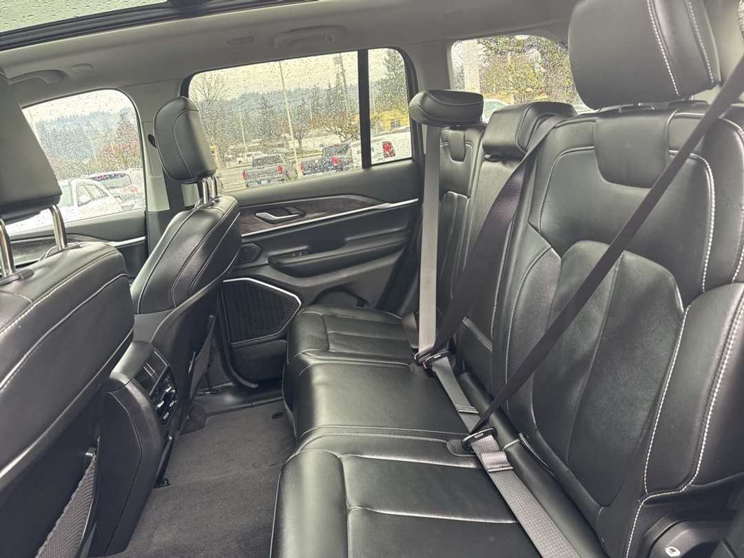 2022 Jeep Grand Cherokee Limited - Image 26