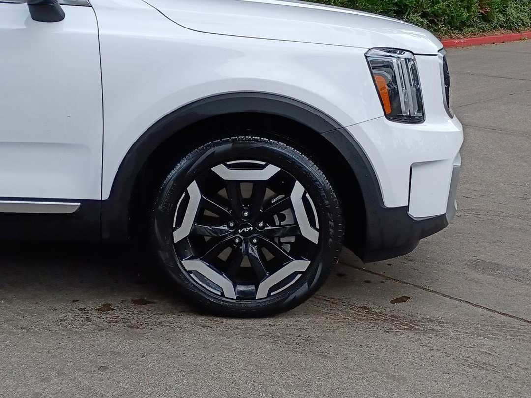2024 Kia Telluride EX - Image 2