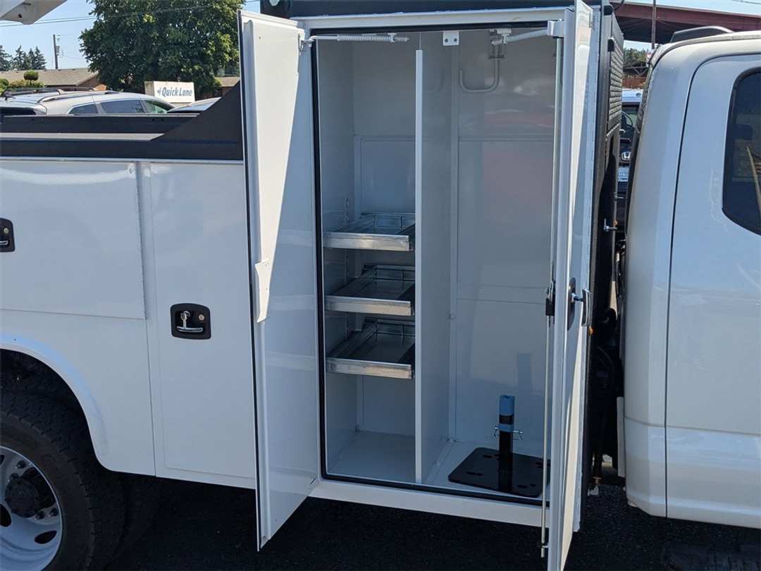 2025 Ford F-550Sd XL - Image 21