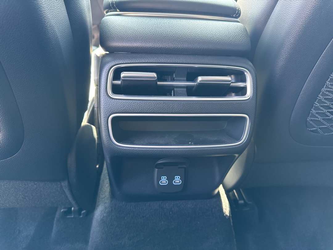 2026 Genesis Electrified Gv70 - Image 38