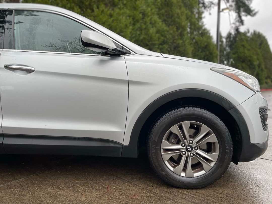 2016 Hyundai Santa Fe Sport 2.4 Base - Image 2