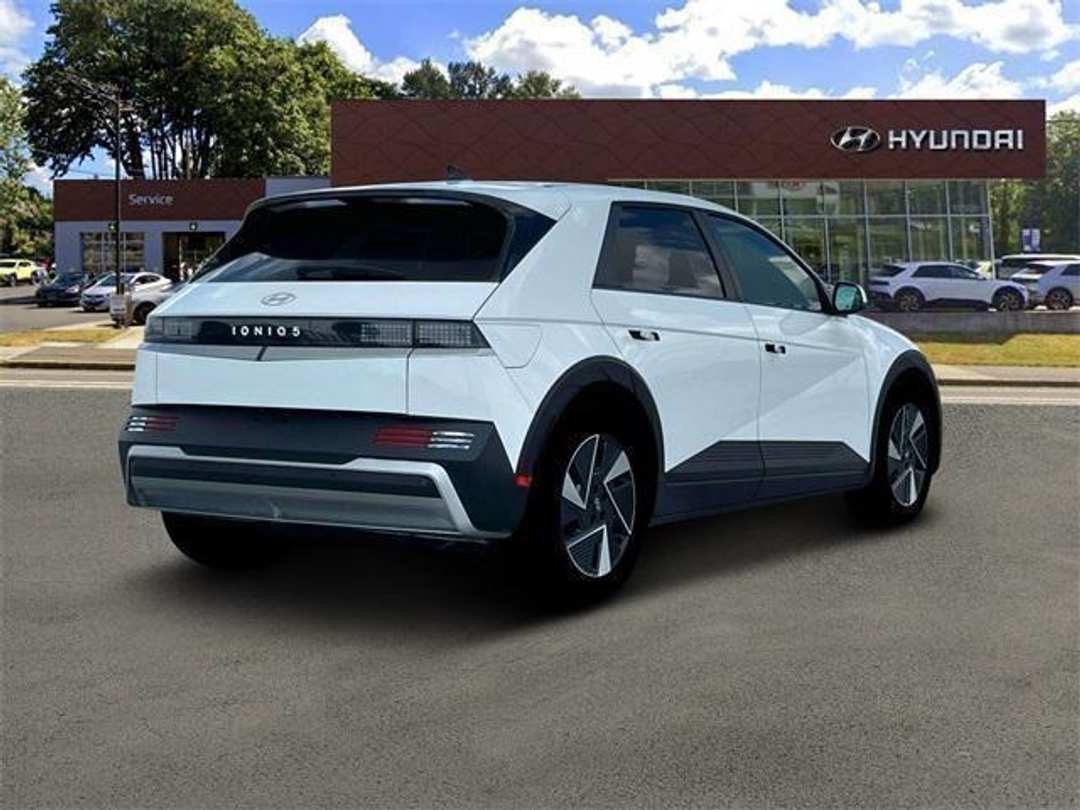 2025 Hyundai Ioniq 5 SE - Image 7