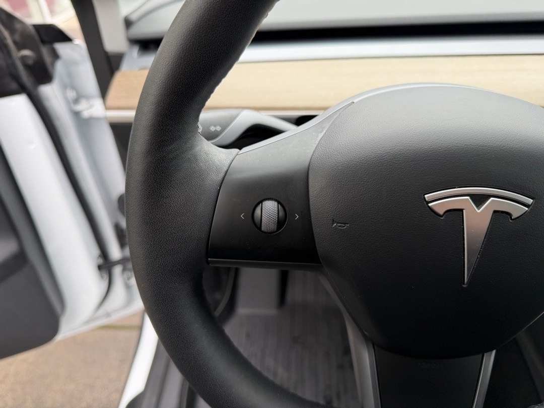 2022 Tesla Model Y Performance - Image 18