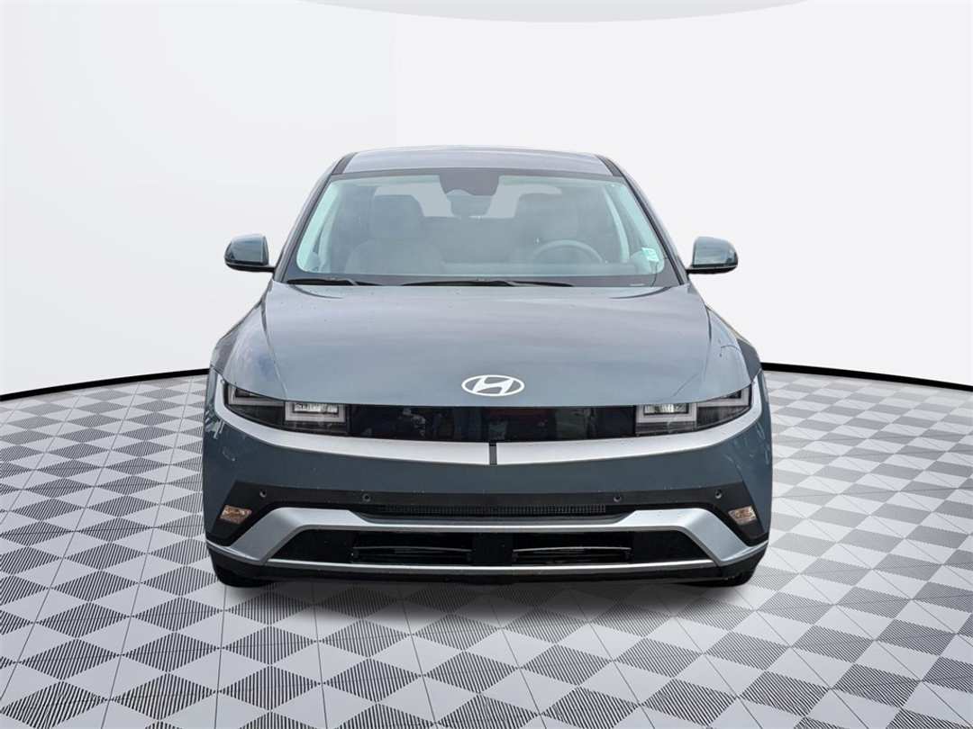 2025 Hyundai Ioniq 5 SE - Image 8