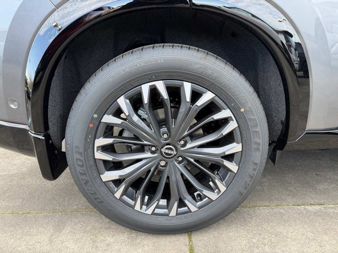 2026 Nissan Rogue Platinum - Image 9