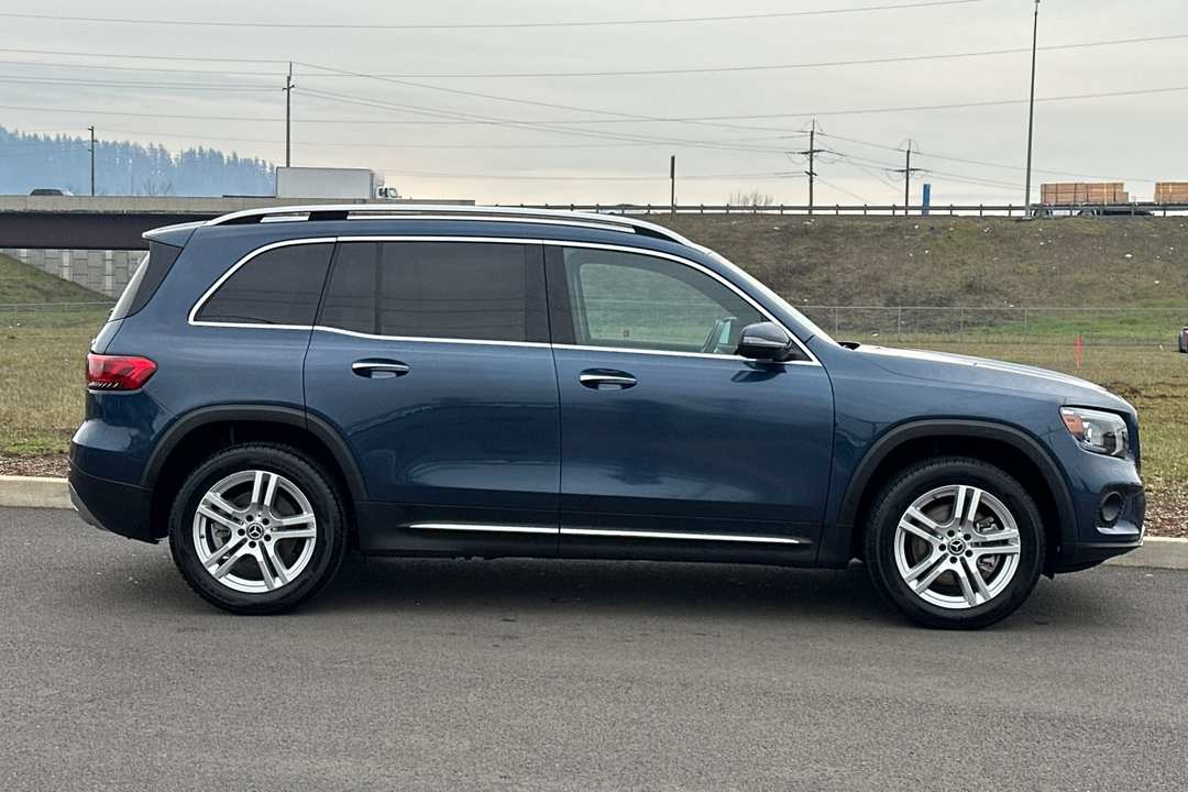 2021 Mercedes-Benz GLB GLB 250 - Image 2