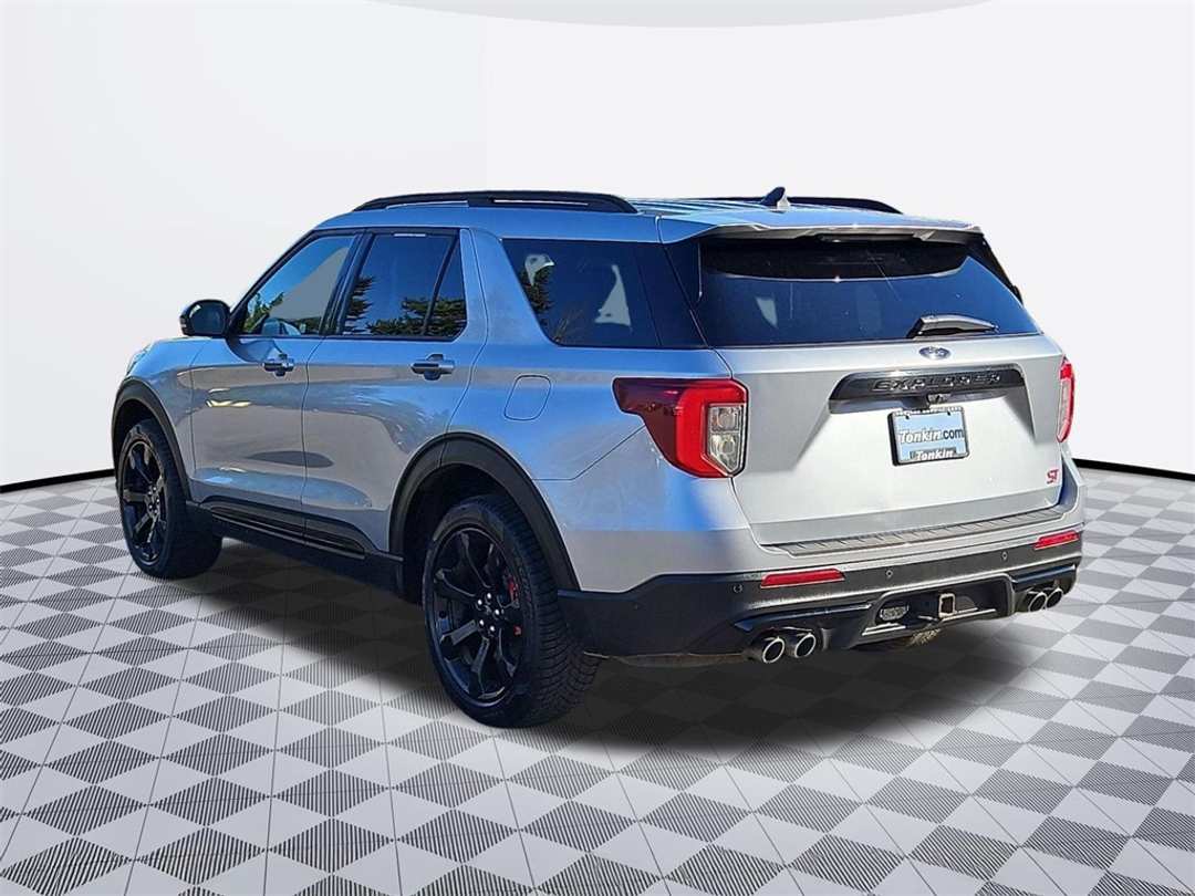 2022 Ford Explorer ST - Image 4