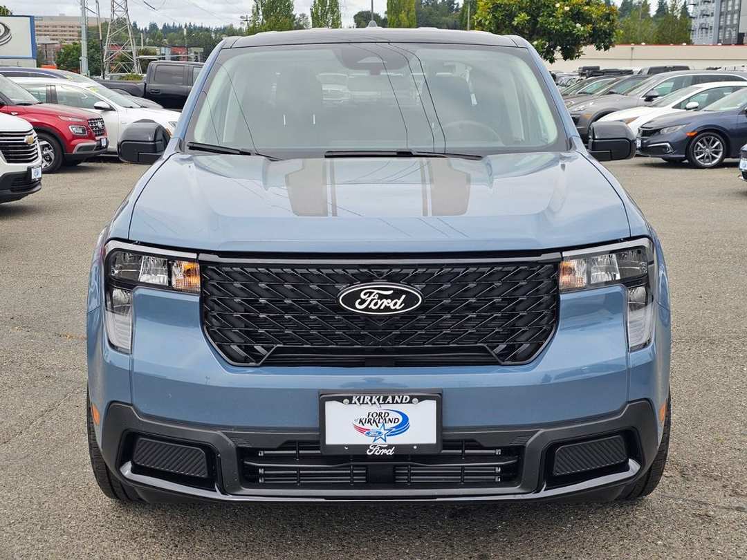 2025 Ford Maverick XLT - Image 2