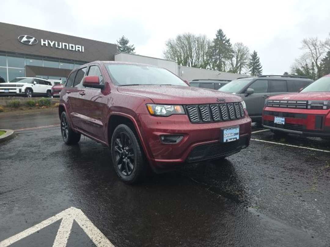 2020 Jeep Grand Cherokee Altitude - Image 2