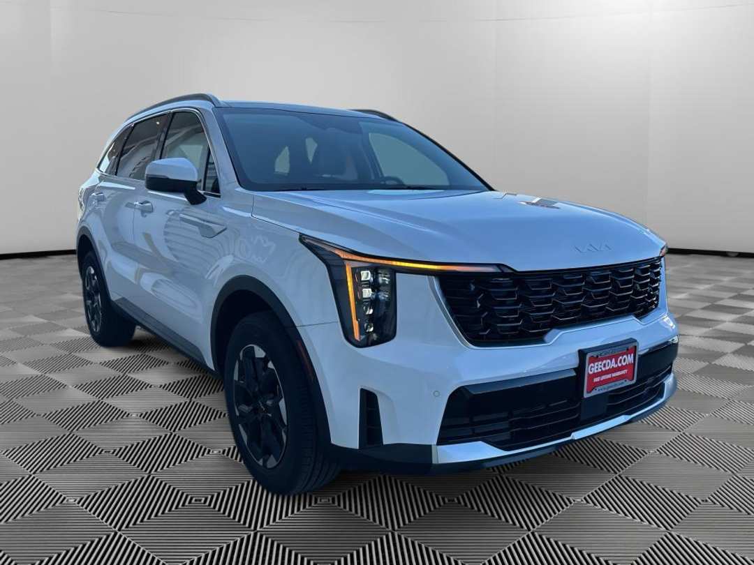 2026 Kia Sorento S - Image 3