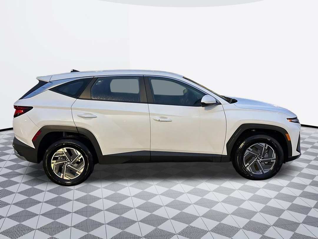 2026 Hyundai Tucson Blue - Image 2