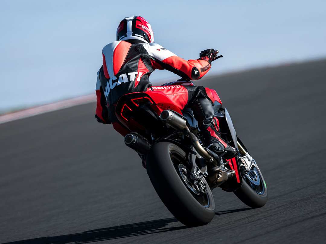 2026 Ducati Streetfighter V2 S - Image 22