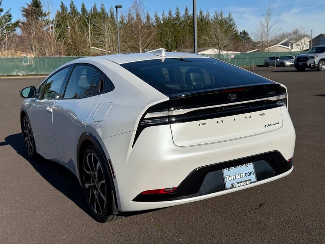 2024 Toyota Prius Prime XSE - Image 6