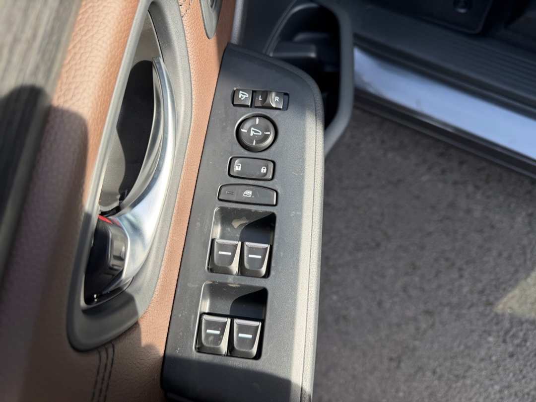 2026 Honda Pilot Touring - Image 14