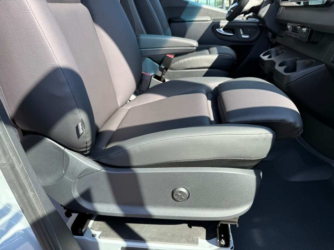 2025 Mercedes-Benz Sprinter 2500 Cargo 144 WB - Image 15