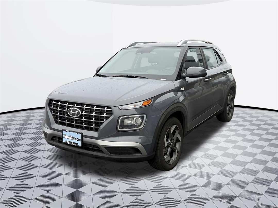 2025 Hyundai Venue SEL - Image 4