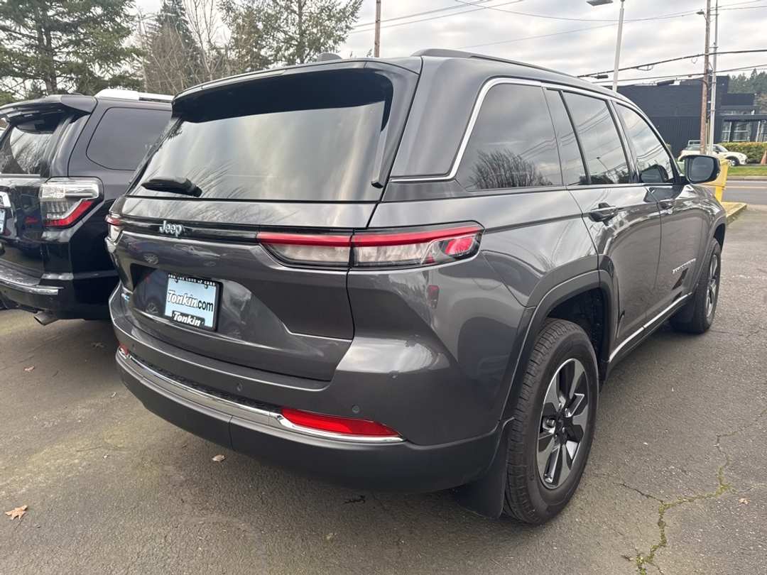 2025 Jeep Grand Cherokee 4xe - Image 4
