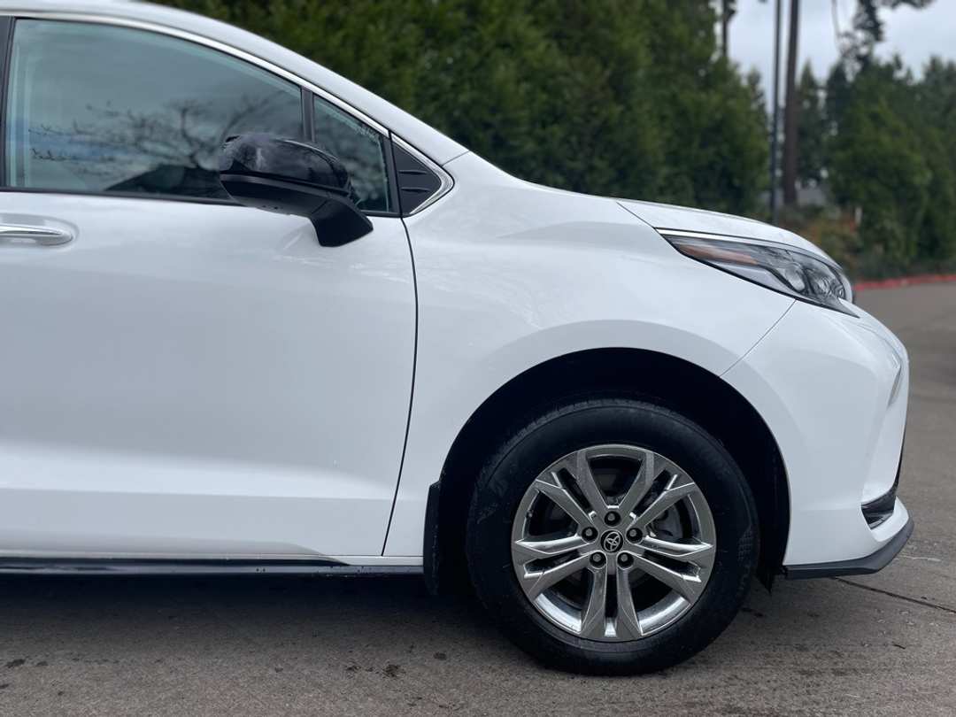 2023 Toyota Sienna XSE - Image 2