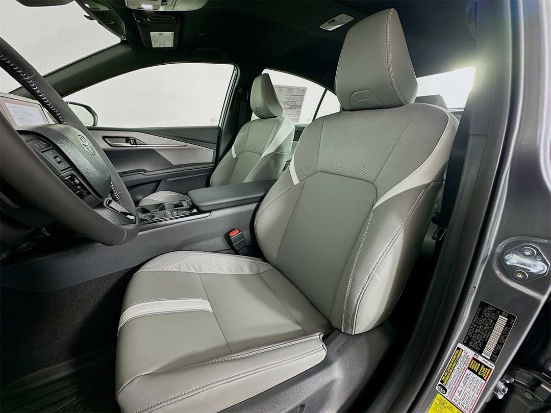 2026 Toyota Camry SE - Image 20