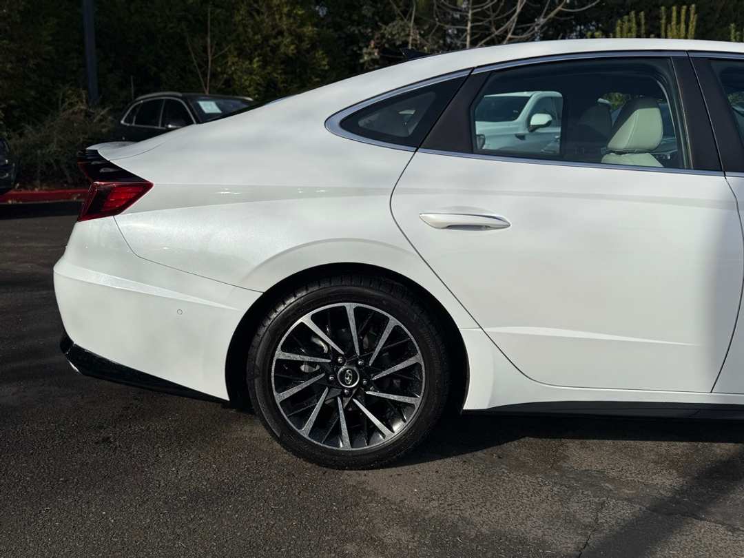 2021 Hyundai Sonata Limited - Image 15