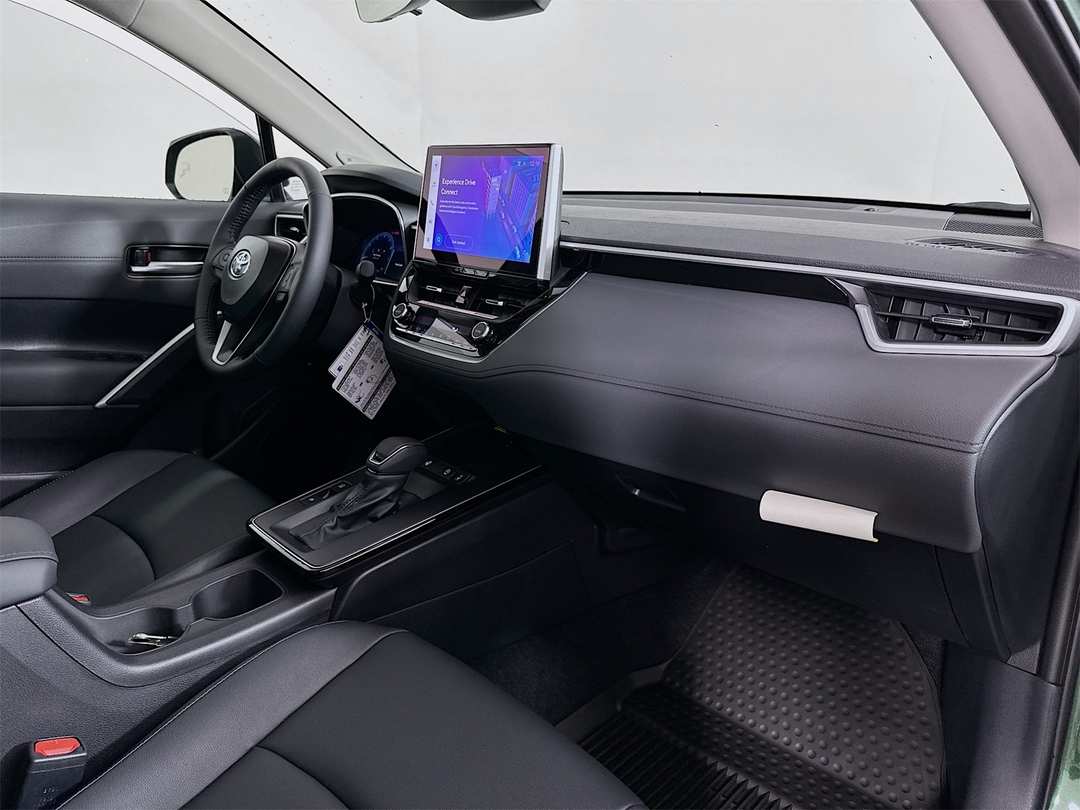 2026 Toyota Corolla Cross XLE - Image 31