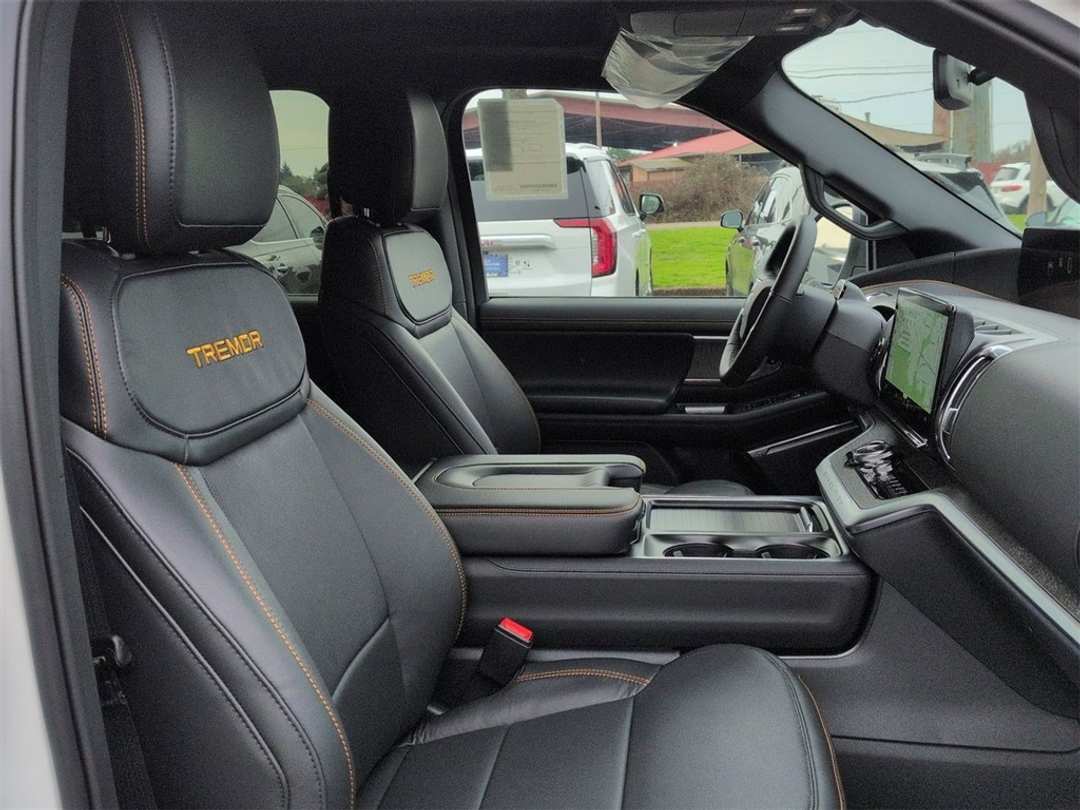 2026 Ford Expedition Tremor - Image 32