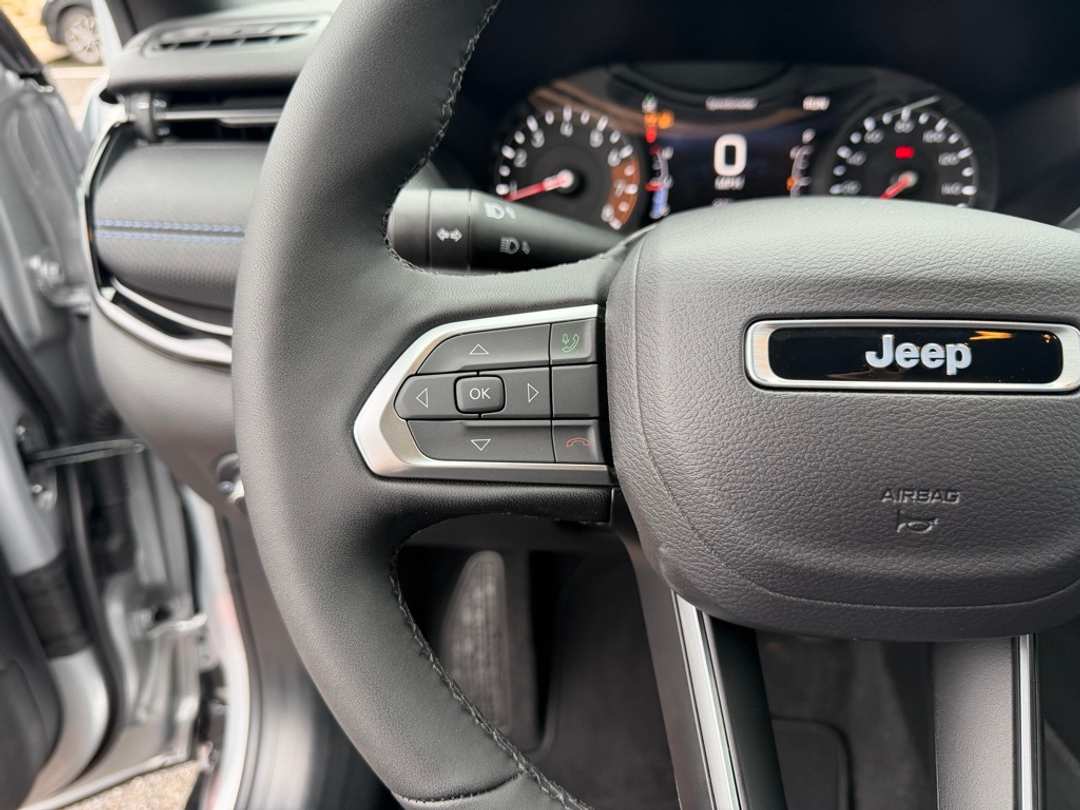 2026 Jeep Compass Latitude - Image 16