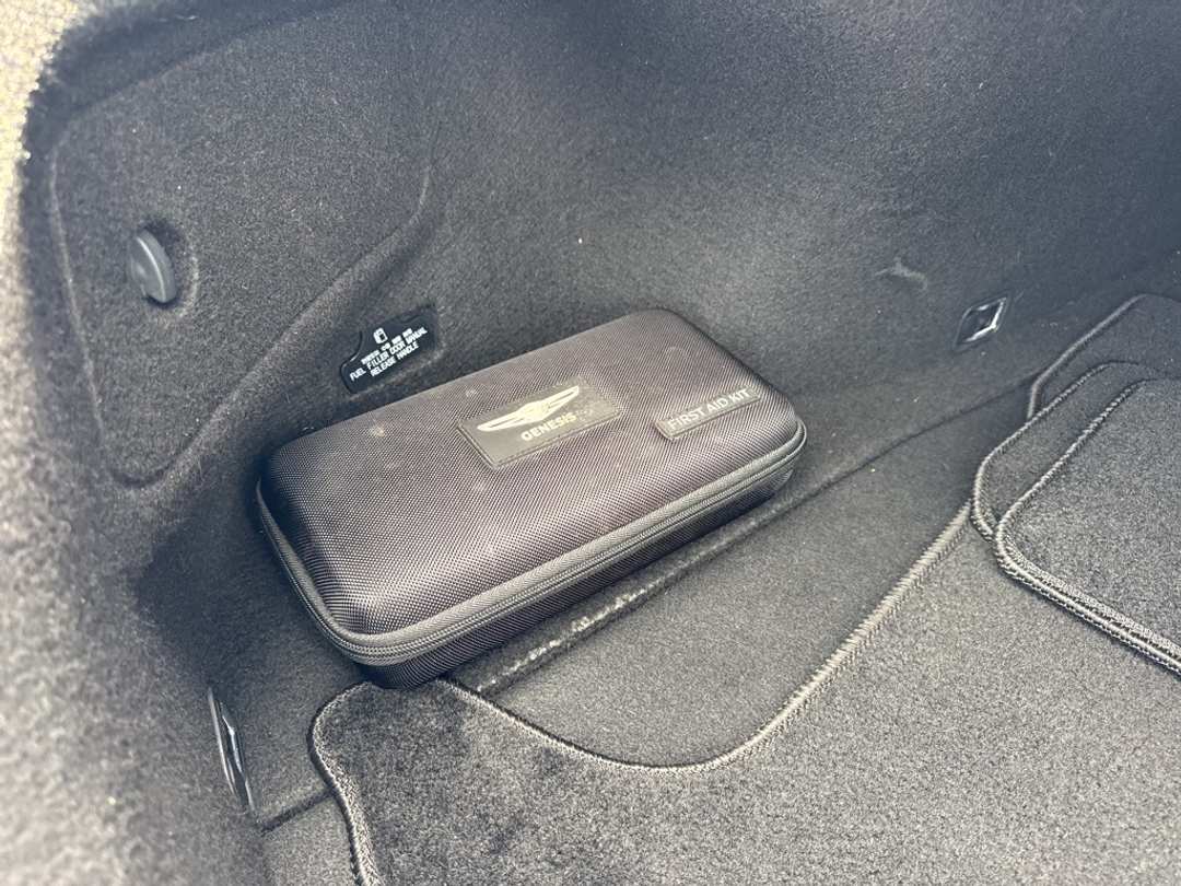 2019 Genesis G70 2.0T Advanced - Image 13