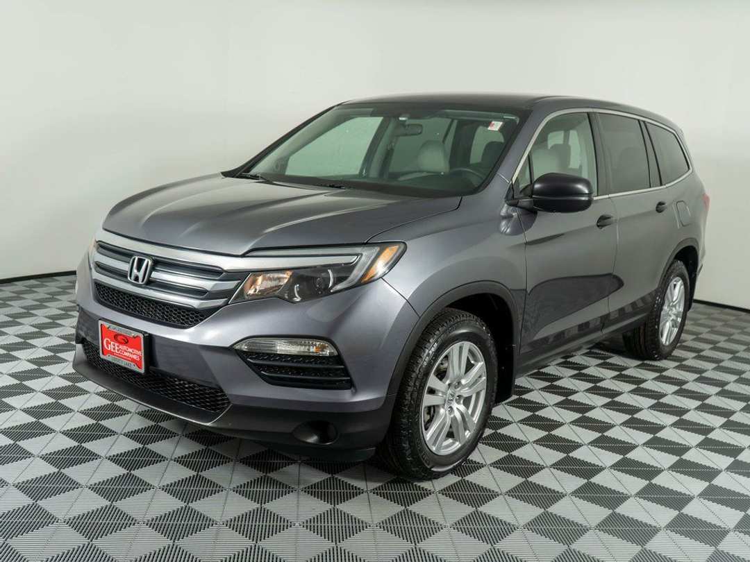 2016 Honda Pilot LX - Image 3