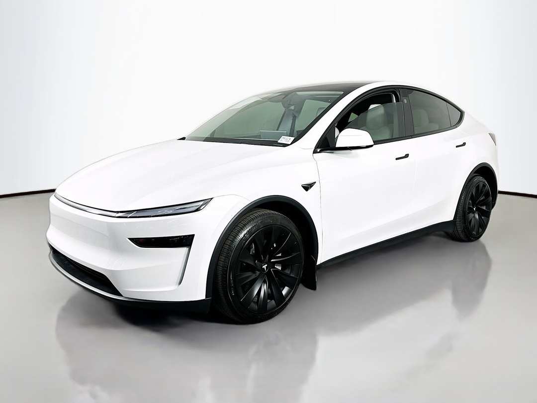 2026 Tesla Model Y - Image 3