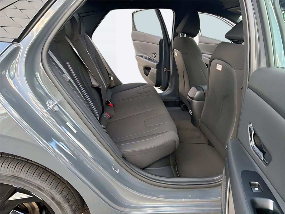 2026 Hyundai Elantra SEL Sport - Image 11