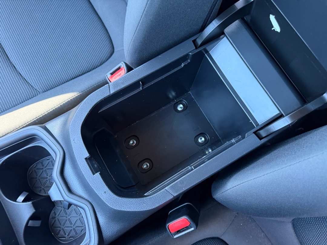 2020 Toyota Rav4 LE - Image 27