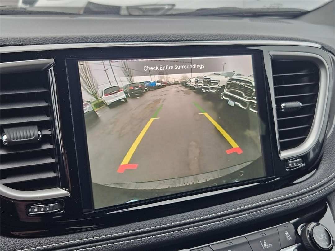 2026 Chrysler Pacifica Select - Image 21