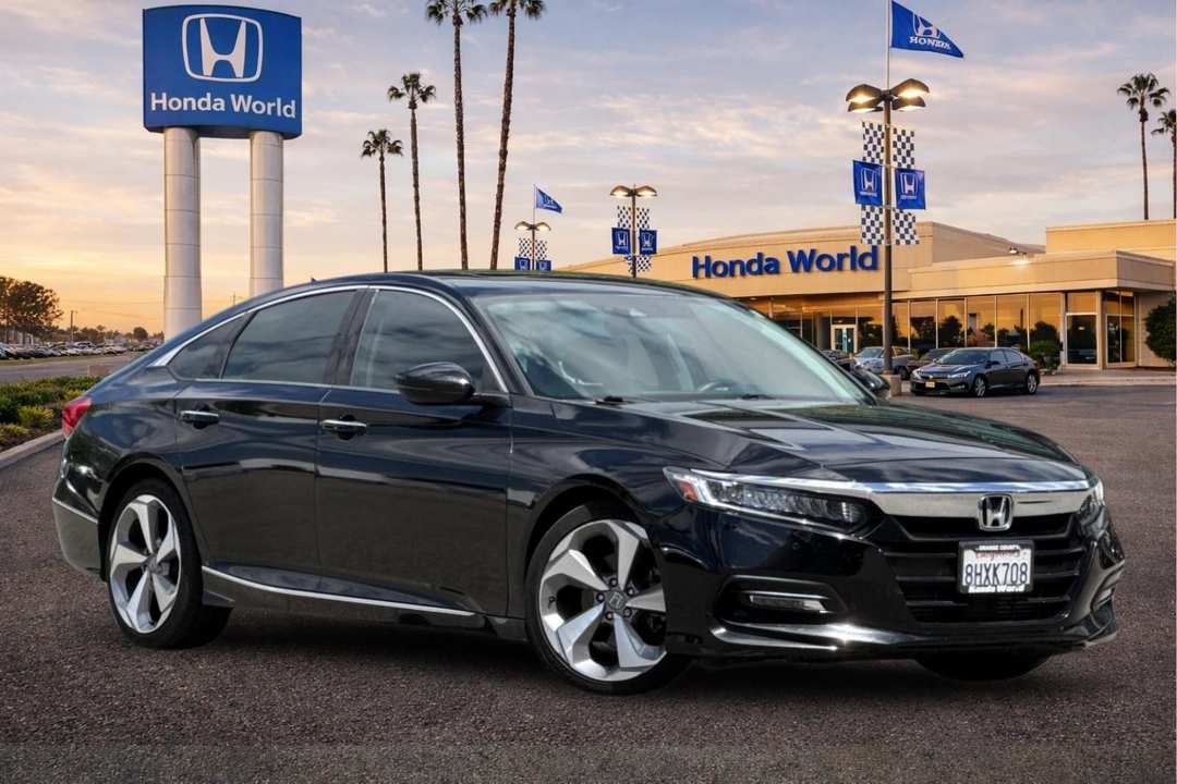 2018 Honda Accord Touring 2.0T - Image 2