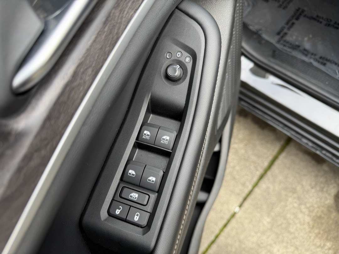 2024 Jeep Grand Cherokee L Limited - Image 13