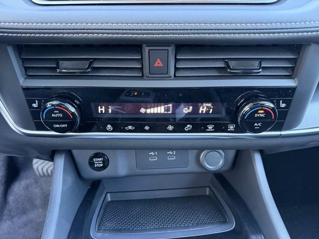 2026 Nissan Rogue Dark Armor - Image 23