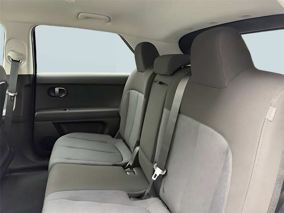 2026 Hyundai Ioniq 5 SE - Image 30