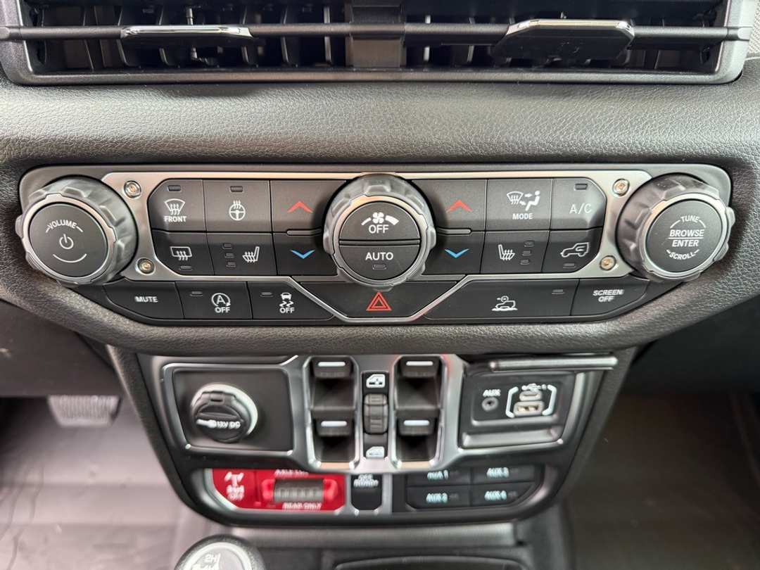 2026 Jeep Wrangler Willys - Image 24