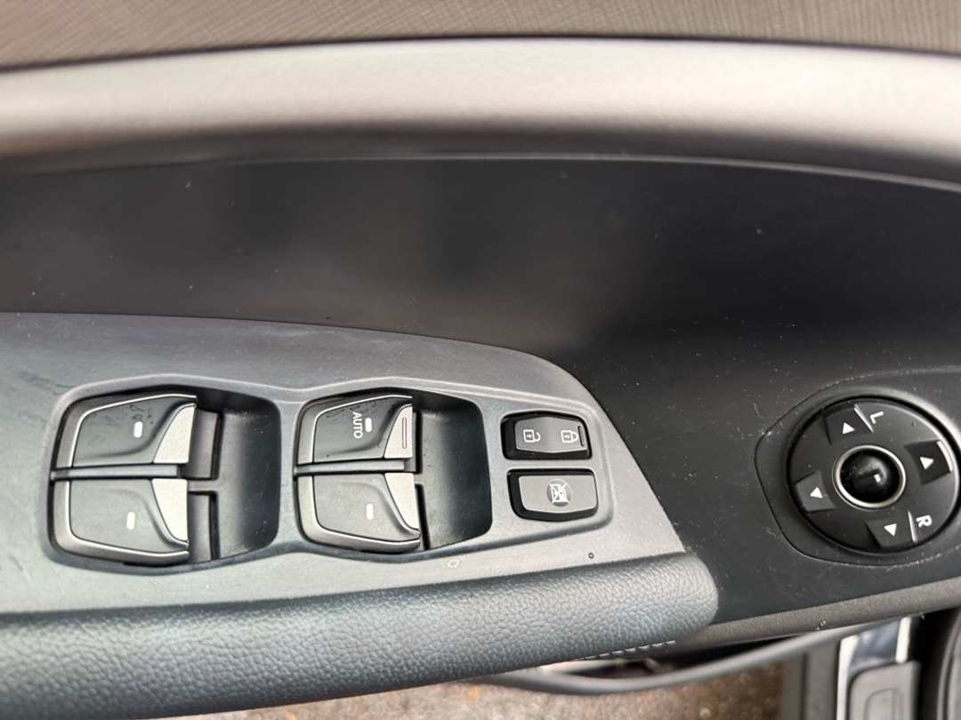 2014 Hyundai Santa Fe Sport 2.0T - Image 22