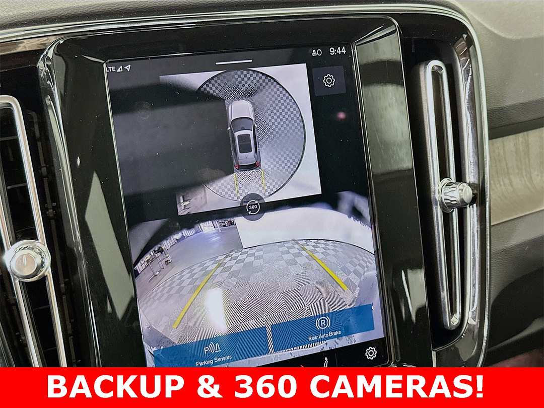 2025 Volvo Xc40 B5 Plus Dark Theme - Image 17