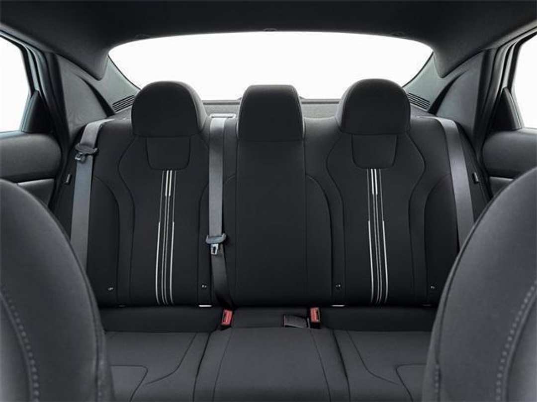 2025 Hyundai Elantra SEL Sport - Image 16