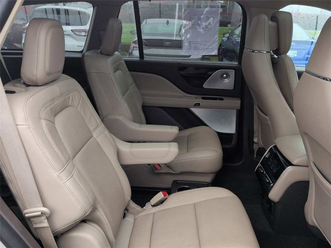 2023 Lincoln Aviator Reserve - Image 30